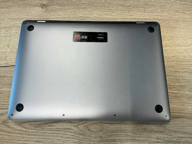 Apple macbook pro (13 inch - 2020) - afbeelding 6 van  7