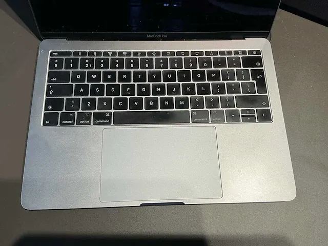 Apple macbook pro 13 inch (a1708) laptop - afbeelding 2 van  7