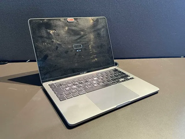 Apple macbook pro 13 inch (a2289) laptop - afbeelding 1 van  7