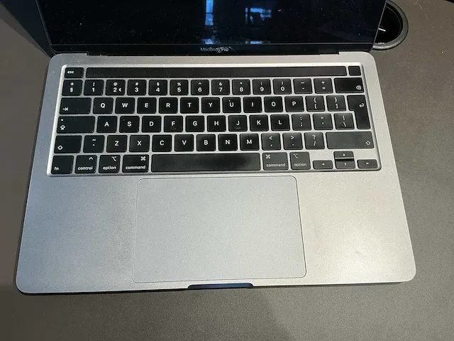 Apple macbook pro 13 inch (a2289) laptop - afbeelding 2 van  7