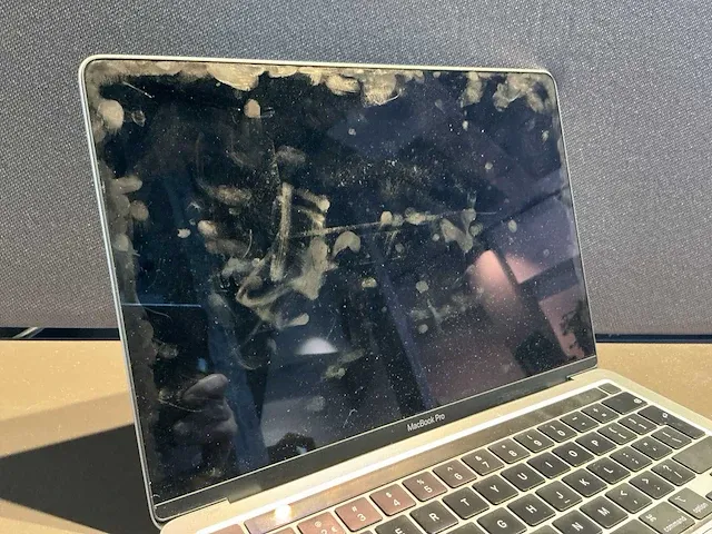 Apple macbook pro 13 inch (a2338) laptop - afbeelding 3 van  6