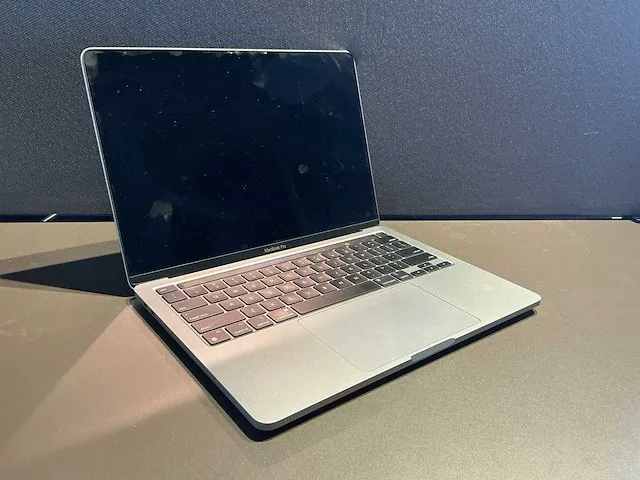 Apple macbook pro 13 inch (a2338) laptop - afbeelding 1 van  7