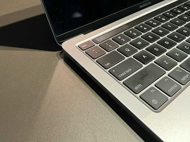 Apple macbook pro 13 inch (a2338) laptop - afbeelding 4 van  7