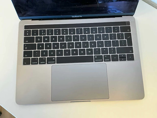 Apple macbook pro 13,2 (13 inch) uitzoek laptop - afbeelding 2 van  6