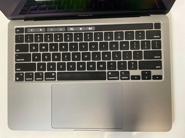 Apple macbook pro 13.3”, apple m1, 8 gb ram, 256 gb ssd laptop - afbeelding 4 van  7