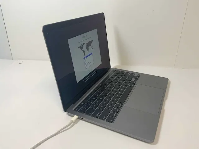 Apple macbook pro 13.3”, core(tm) i5 10th gen, 16 gb ram, 500 gb nvme laptop - afbeelding 2 van  6