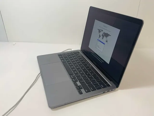 Apple macbook pro 13.3”, core(tm) i5 10th gen, 16 gb ram, 500 gb nvme laptop - afbeelding 3 van  6