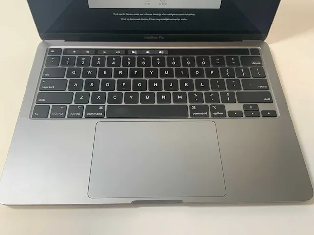 Apple macbook pro 13.3”, core(tm) i5 10th gen, 16 gb ram, 500 gb nvme laptop - afbeelding 4 van  6