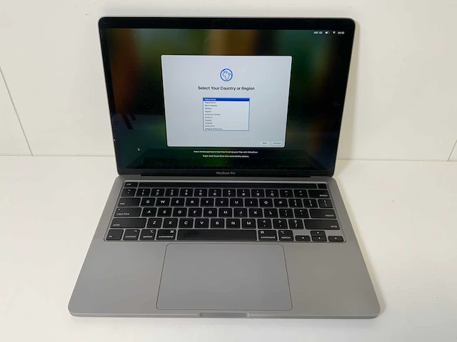 Apple macbook pro 13.3”, core(tm) i5 10th gen, 16 gb ram, 500 gb nvme laptop - afbeelding 1 van  8