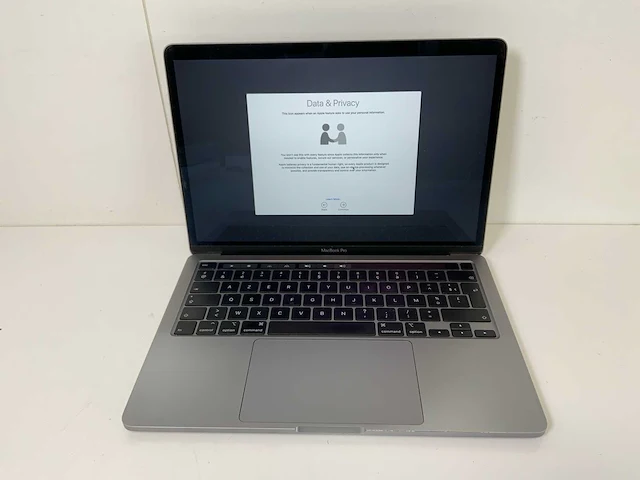 Apple macbook pro 13.3”, core(tm) i5 10th gen, 16 gb ram, 500 gb nvme laptop - afbeelding 1 van  7