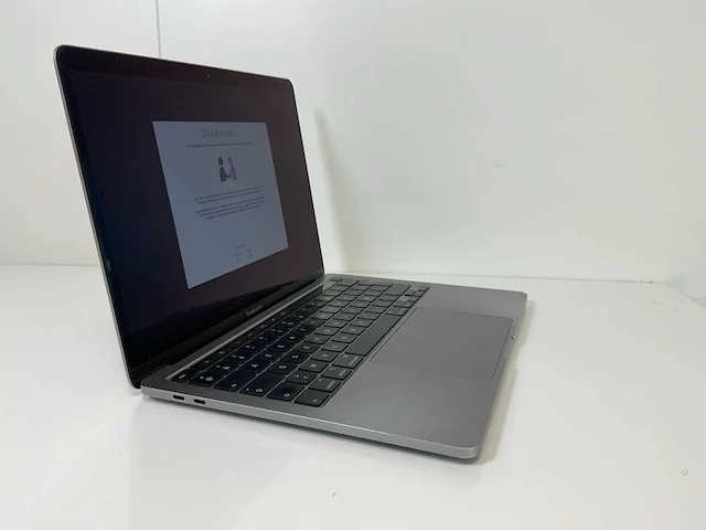 Apple macbook pro 13.3”, core(tm) i5 10th gen, 16 gb ram, 500 gb nvme laptop - afbeelding 2 van  7