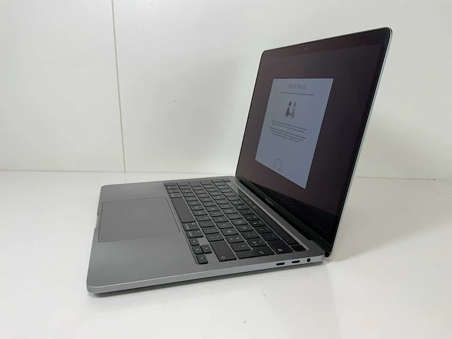 Apple macbook pro 13.3”, core(tm) i5 10th gen, 16 gb ram, 500 gb nvme laptop - afbeelding 3 van  7