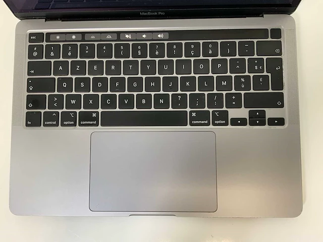 Apple macbook pro 13.3”, core(tm) i5 10th gen, 16 gb ram, 500 gb nvme laptop - afbeelding 4 van  7