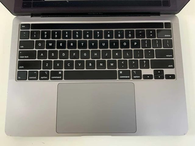 Apple macbook pro 13.3". core(tm) i5 10th gen, 16 gb ram, 500 gb nvme laptop - afbeelding 4 van  7