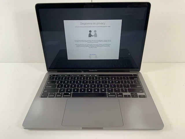 Apple macbook pro 13.3", core(tm) i5 10th gen, 16 gb ram, 500 gb nvme laptop - afbeelding 1 van  8