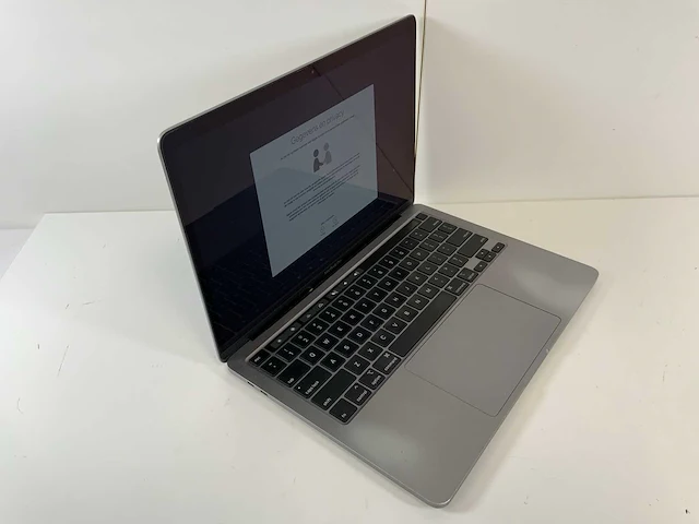 Apple macbook pro 13.3", core(tm) i5 10th gen, 16 gb ram, 500 gb nvme laptop - afbeelding 2 van  8