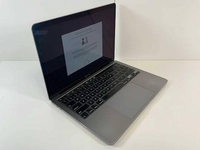 Apple macbook pro 13.3", core(tm) i5 10th gen, 16 gb ram, 500 gb nvme laptop - afbeelding 2 van  7