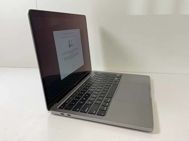 Apple macbook pro 13.3”, core(tm) i5 10th gen, 16 gb ram, 500 gb nvme laptop - afbeelding 2 van  7