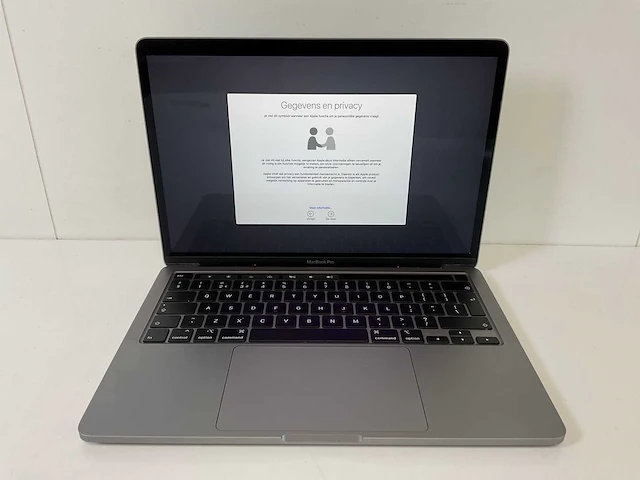 Apple macbook pro 13.3”, core(tm) i5 10th gen, 16 gb ram, 500 gb nvme laptop - afbeelding 1 van  7