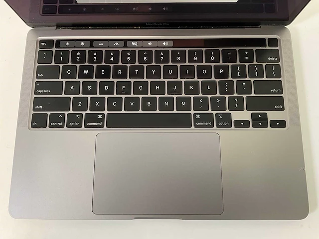 Apple macbook pro 13.3”, core(tm) i5 10th gen, 16 gb ram, 500 gb nvme laptop - afbeelding 4 van  8