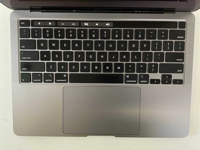 Apple macbook pro 13.3”, core(tm) i5 10th gen, 16 gb ram, 500 gb nvme laptop - afbeelding 4 van  7