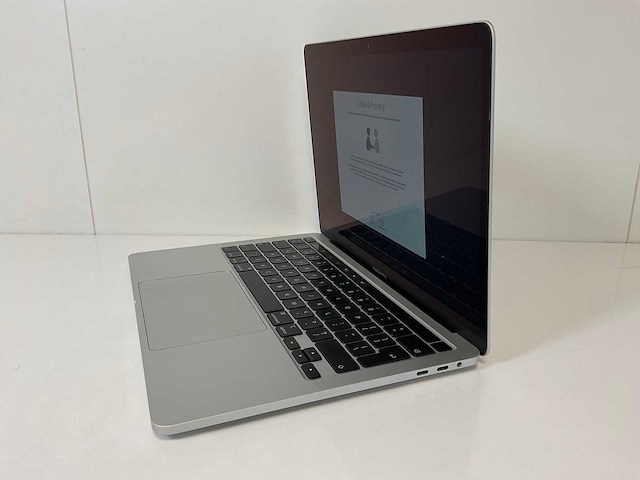Apple macbook pro 13.3”, core(tm) i5 10th gen, 16 gb ram, 500 gb nvme laptop - afbeelding 2 van  6