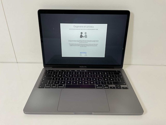 Apple macbook pro 13.3”, core(tm) i5 10th gen, 16 gb ram, 500 gb nvme laptop - afbeelding 1 van  8