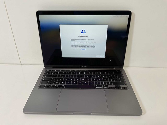 Apple macbook pro 13.3”, core(tm) i5 10th gen, 16 gb ram, 500 gb nvme laptop - afbeelding 1 van  7