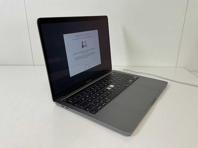 Apple macbook pro 13.3”, core(tm) i5 10th gen, 16 gb ram, 500 gb nvme laptop - afbeelding 2 van  8