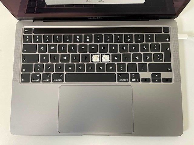 Apple macbook pro 13.3”, core(tm) i5 10th gen, 16 gb ram, 500 gb nvme laptop - afbeelding 4 van  8