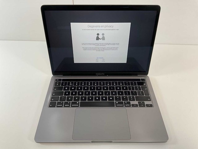 Apple macbook pro 13,3”, core(tm) i5 10th gen, 16 gb ram, 500 gb nvme laptop - afbeelding 1 van  7