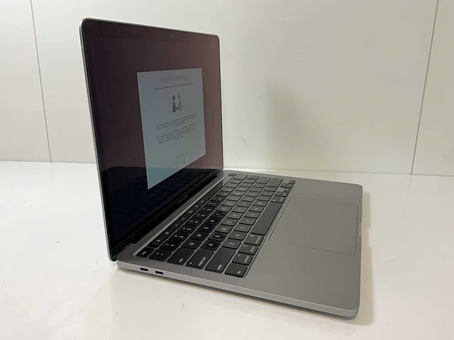 Apple macbook pro 13.3”, core(tm) i5 10th gen, 16 gb ram, 512 gb nvme laptop - afbeelding 2 van  8