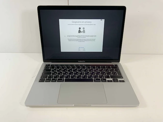 Apple macbook pro 13.3", core(tm) i5 10th gen, 16gb ram, 1 tb nvme laptop - afbeelding 1 van  7