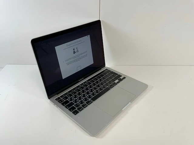 Apple macbook pro 13.3", core(tm) i5 10th gen, 16gb ram, 1 tb nvme laptop - afbeelding 3 van  7