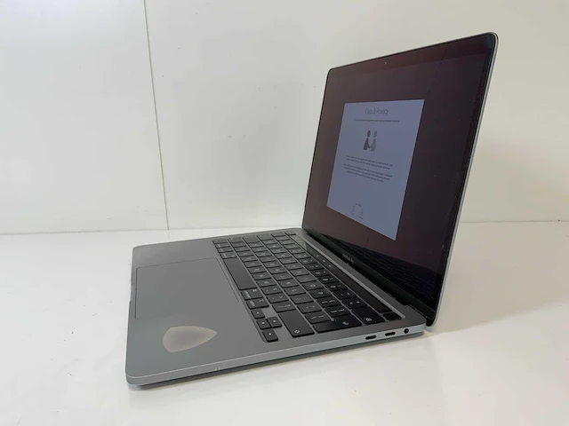 Apple macbook pro 13.3”, core(tm) i5 10th gen, 32 gb ram, 500 gb nvme laptop - afbeelding 3 van  7