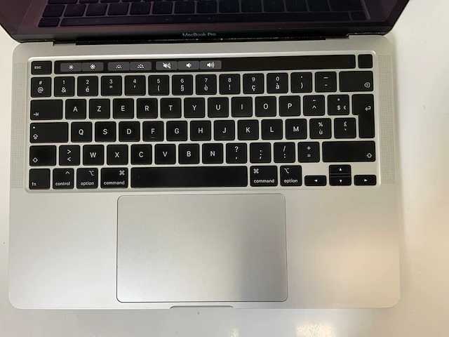 Apple macbook pro 13.3”, core(tm) i5 10th gen, 32 gb ram, 500 gb nvme laptop - afbeelding 4 van  7