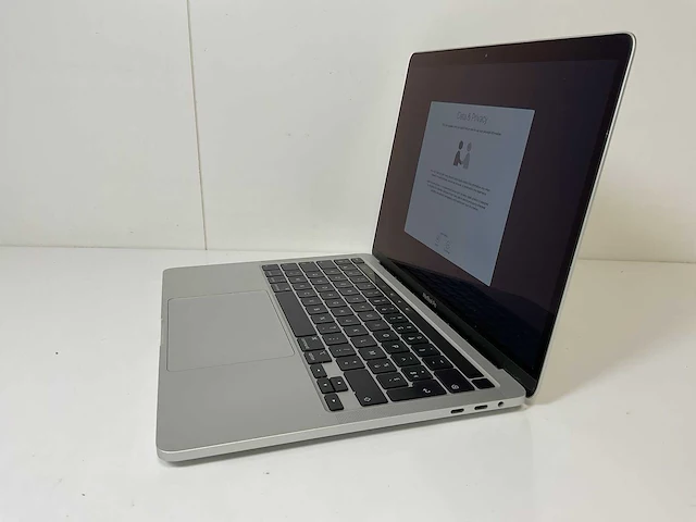 Apple macbook pro 13.3”, core(tm) i5 10th gen, 32 gb ram, 500 gb nvme laptop - afbeelding 3 van  7