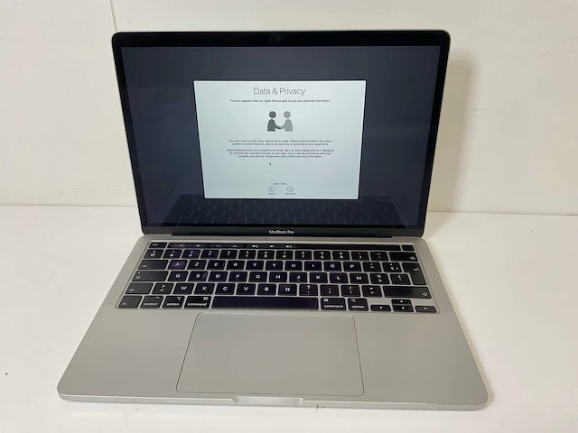 Apple macbook pro 13.3”, core(tm) i5 10th gen, 32 gb ram, 500 gb nvme laptop - afbeelding 1 van  7
