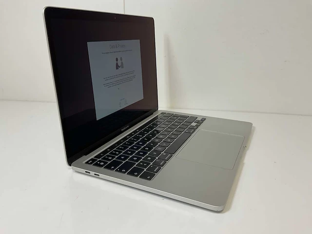 Apple macbook pro 13.3”, core(tm) i5 10th gen, 32 gb ram, 500 gb nvme laptop - afbeelding 2 van  7