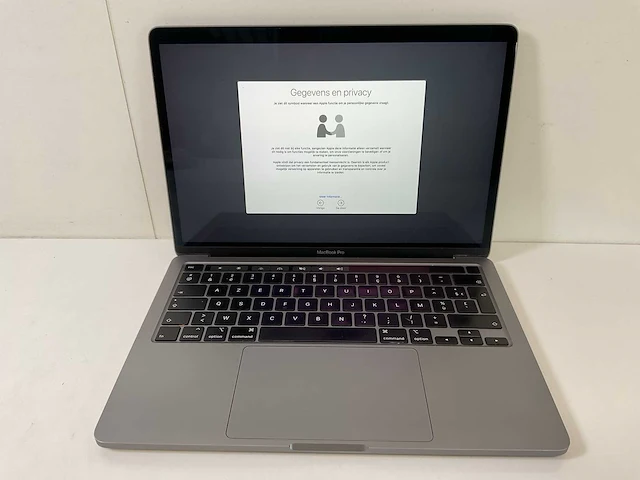 Apple macbook pro 13.3”, core(tm) i5 10th gen, 32 gb ram, 500 gb nvme laptop - afbeelding 1 van  7