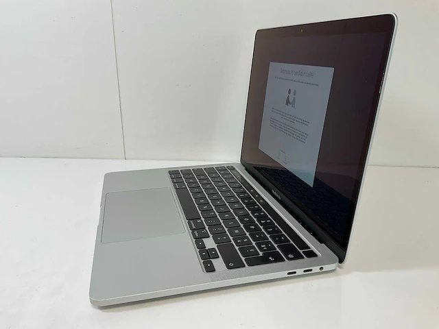 Apple macbook pro 13.3”, core(tm) i5 10th gen, 32 gb ram, 500 gb nvme laptop - afbeelding 3 van  7