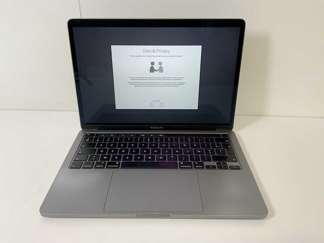 Apple macbook pro 13.3”, core(tm) i5 10th gen, 32 gb ram, 500 gb nvme laptop - afbeelding 1 van  7