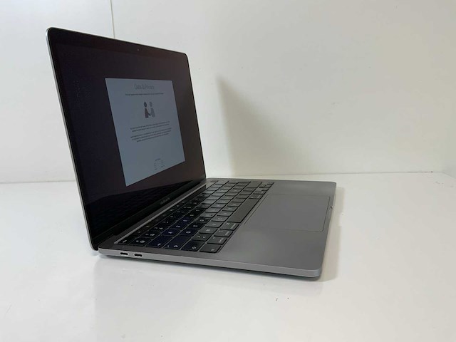 Apple macbook pro 13.3”, core(tm) i5 10th gen, 32 gb ram, 500 gb nvme laptop - afbeelding 2 van  7