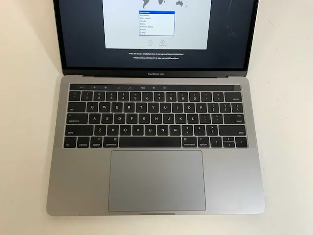 Apple macbook pro 13.3", core(tm) i5 6th gen, 16 gb ram, 500 gb nvme laptop - afbeelding 1 van  6