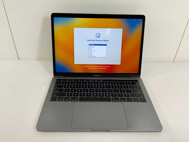 Apple macbook pro 13.3", core(tm) i5 7e generatie, 16 gb ram, 251 gb nvme-laptop - afbeelding 1 van  7