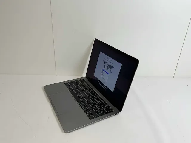 Apple macbook pro 13.3", core(tm) i5 7th gen, 8 gb ram, 251 gb nvme laptop - afbeelding 3 van  6
