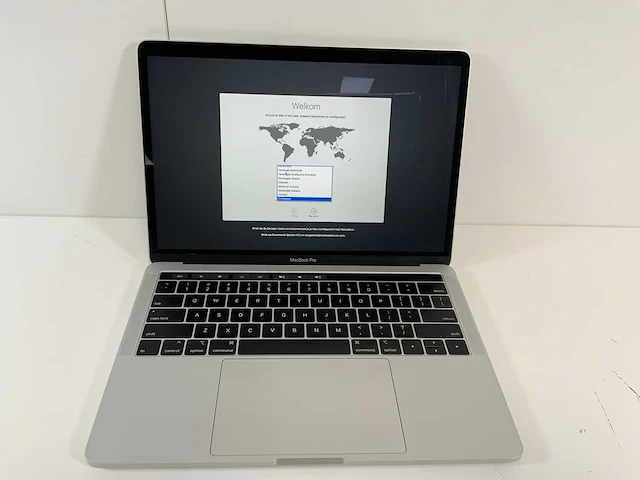 Apple macbook pro 13.3", core(tm) i5 8e generatie, 16 gb ram, 121 gb nvme laptop - afbeelding 1 van  7