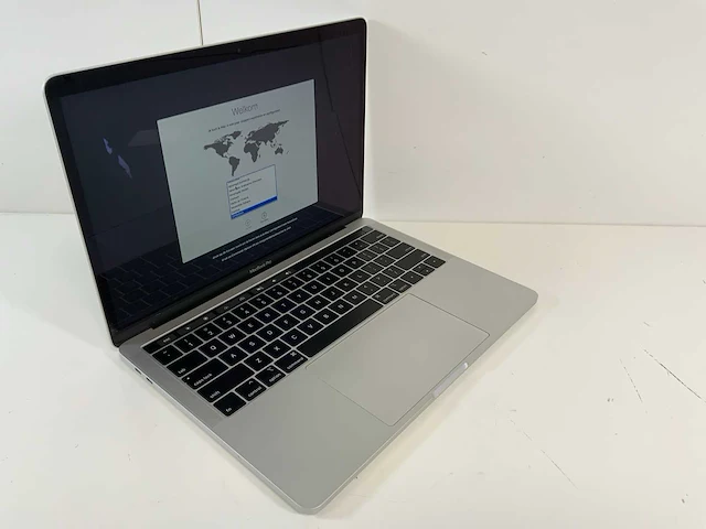 Apple macbook pro 13.3", core(tm) i5 8e generatie, 16 gb ram, 121 gb nvme laptop - afbeelding 2 van  7