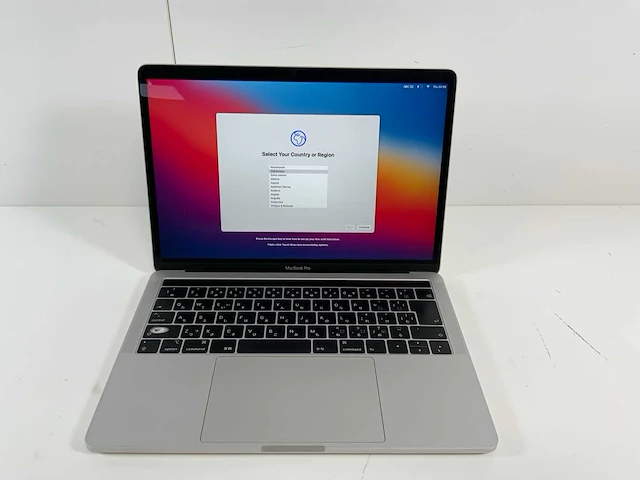 Apple macbook pro 13.3", core(tm) i5 8e generatie, 16 gb ram, 121 gb nvme laptop - afbeelding 1 van  8