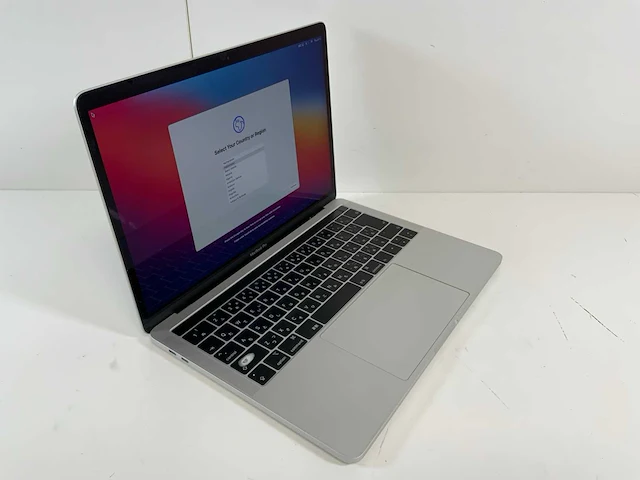 Apple macbook pro 13.3", core(tm) i5 8e generatie, 16 gb ram, 121 gb nvme laptop - afbeelding 2 van  8